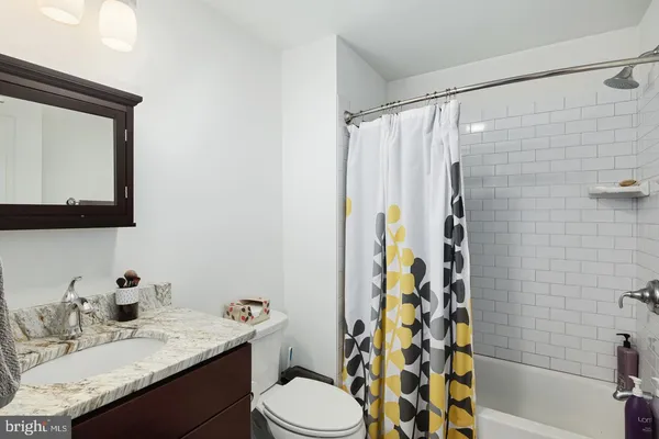 $1,797 | 427-33 Monroe Street, Unit 204, Philadelphia, PA 19147