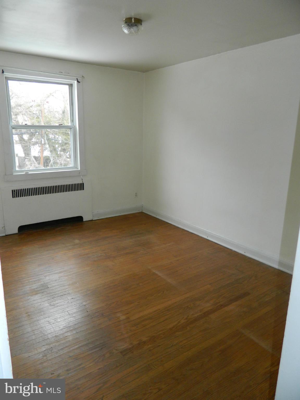 5212 Cromarty Road Baltimore, MD 21229 - Photo 11 of 22 Bedroom