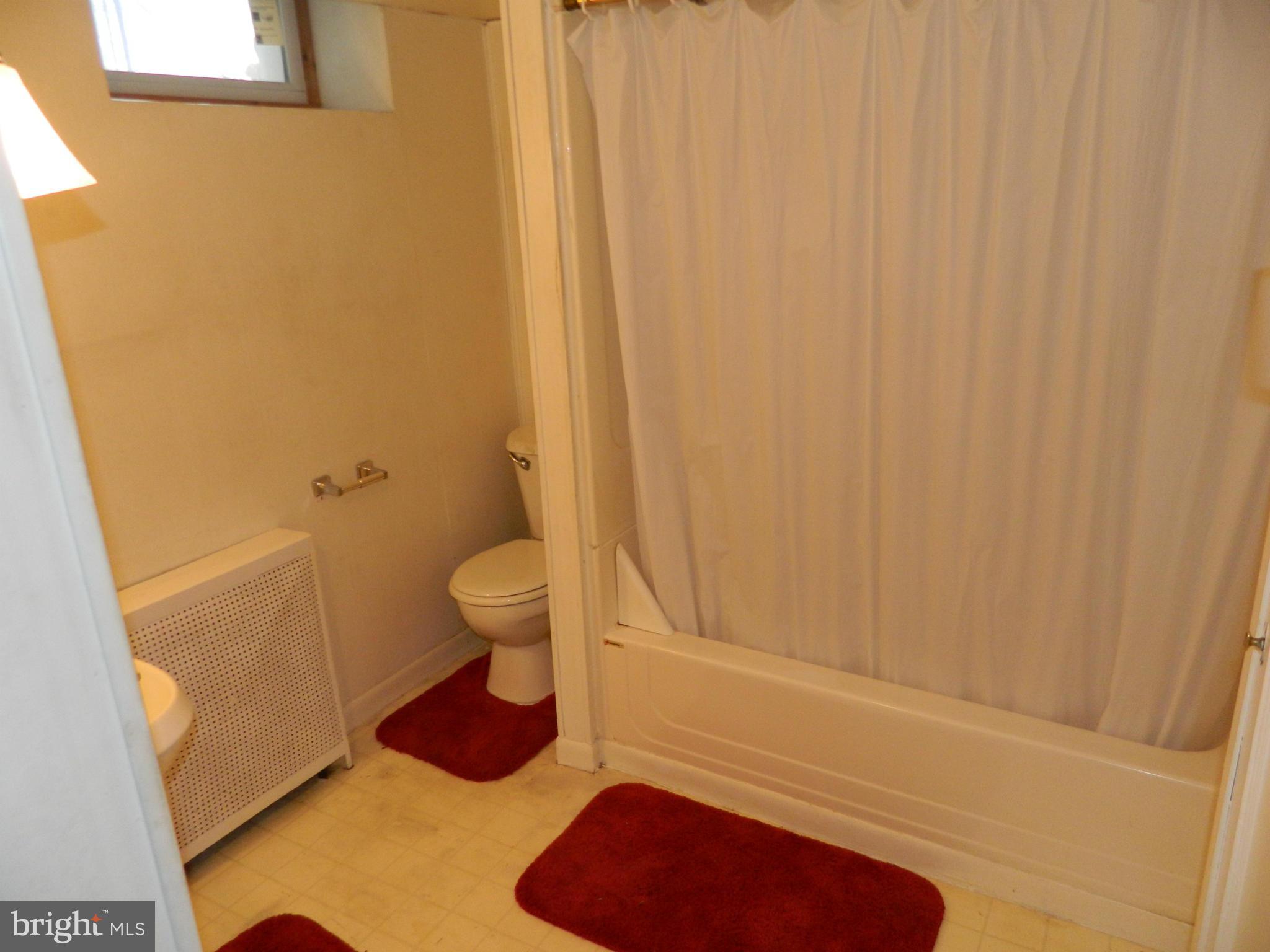 5212 Cromarty Road Baltimore, MD 21229 - Photo 13 of 22 Bath