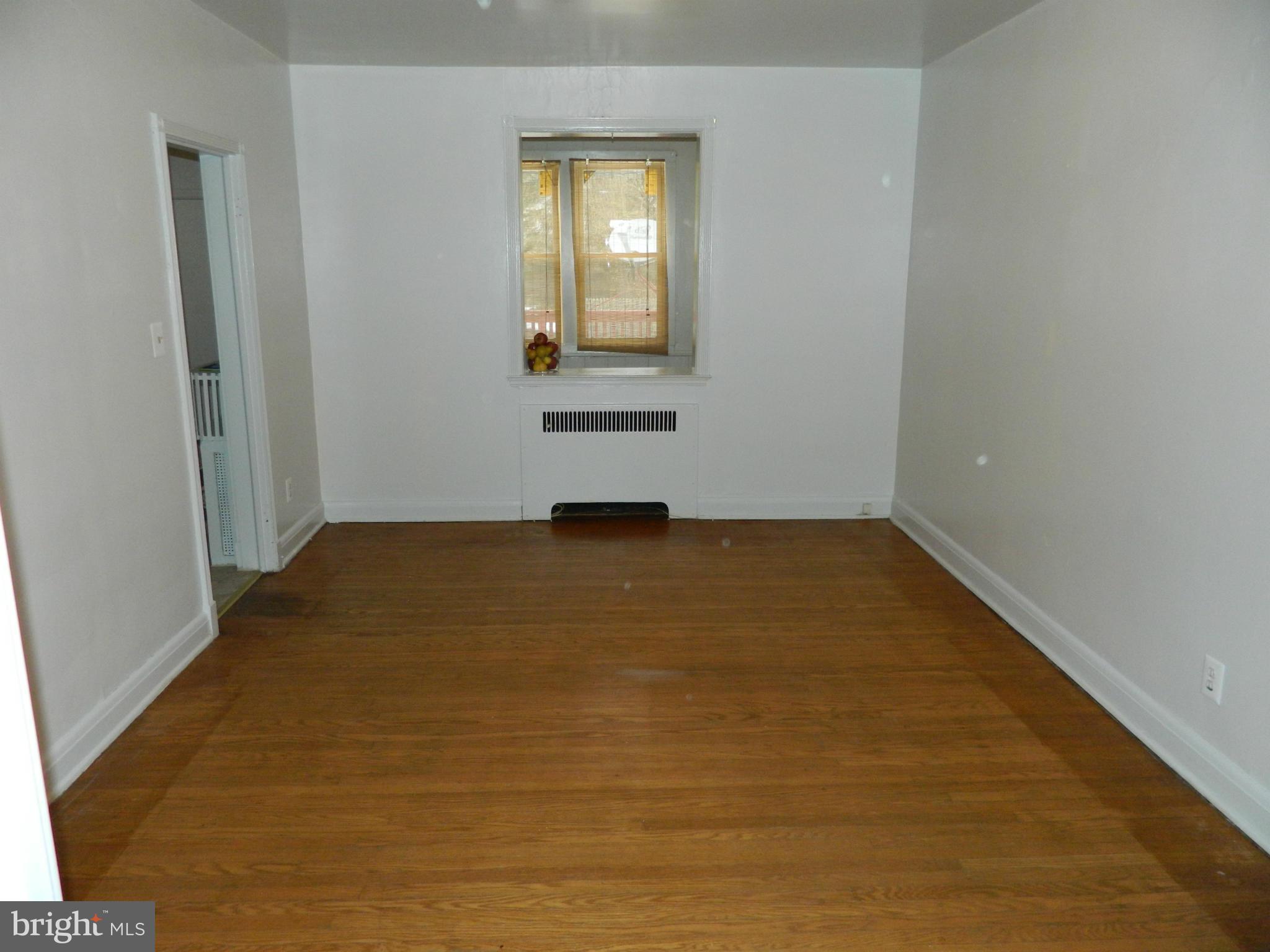 5212 Cromarty Road Baltimore, MD 21229 - Photo 8 of 22 Dining Room