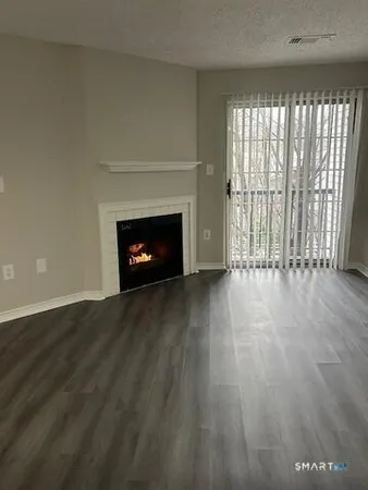 $2,275 | 100 Glenbrook Road, Unit T421, Stamford, CT 06902