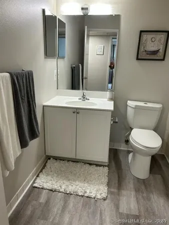 $2,275 | 100 Glenbrook Road, Unit T421, Stamford, CT 06902