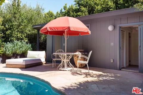 a view of a porch of the house