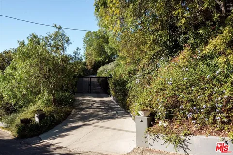 $6,195,000 | 3860 Sunswept Drive, Studio City, CA 91604