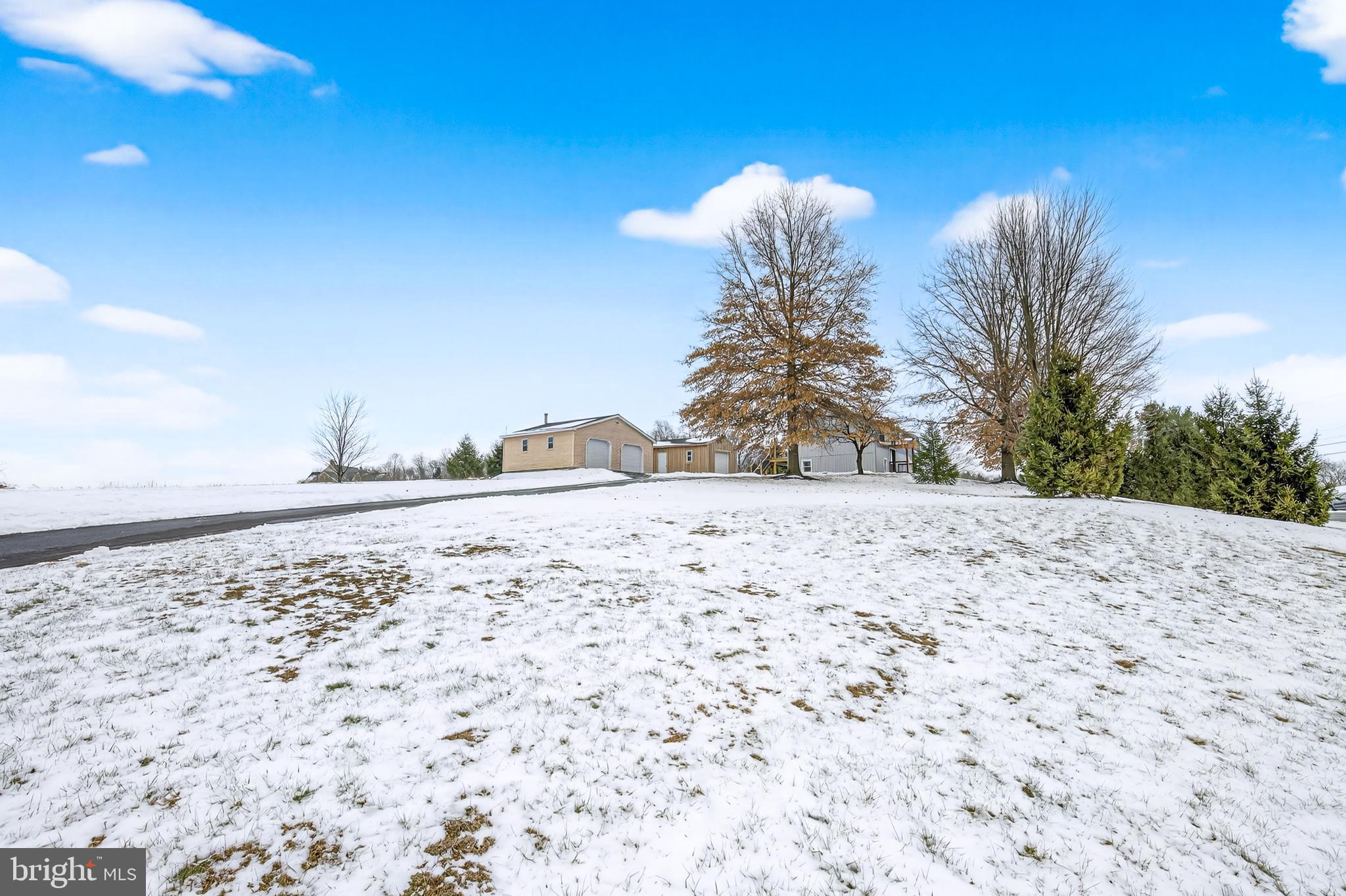 2639 Shumaker Road Manheim, PA 17545 - Photo 24 of 29 Side Yard