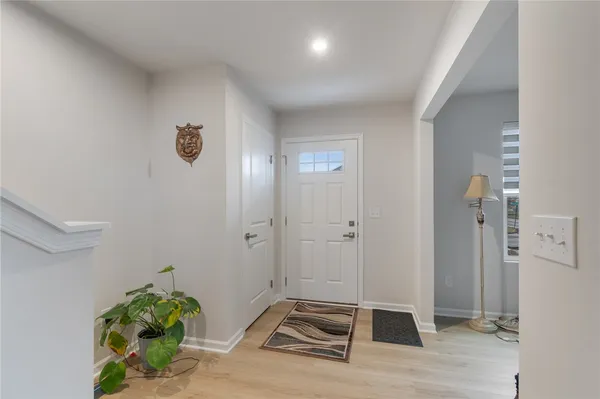 $499,900 | 1579 Meadowbrook Lane, Farmington, NY 14425