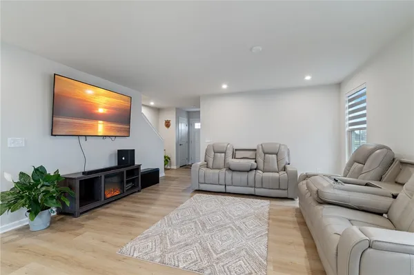 $499,900 | 1579 Meadowbrook Lane, Farmington, NY 14425