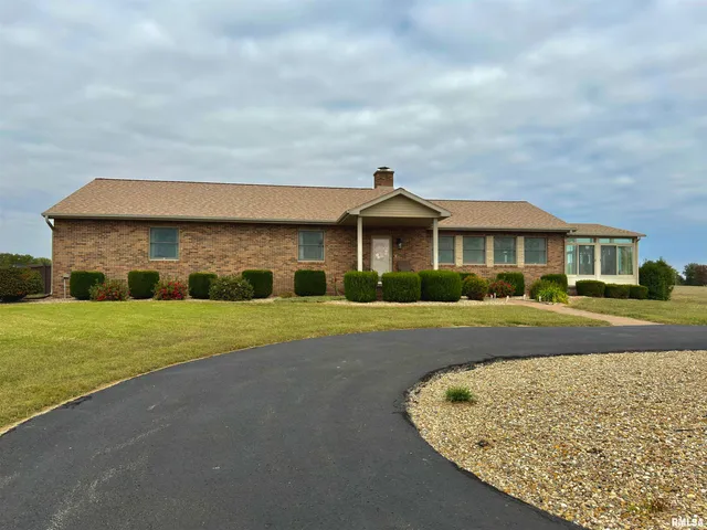 $405,000 | 842 Highway 14, Carmi, IL 62821