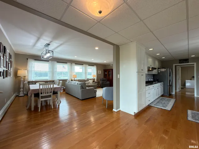 $405,000 | 842 Highway 14, Carmi, IL 62821