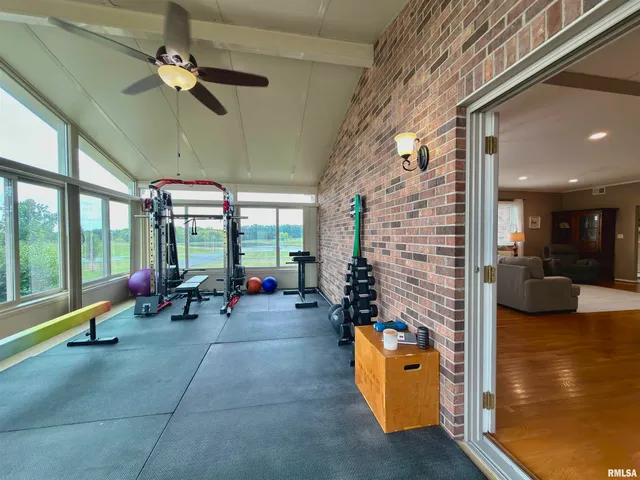 $405,000 | 842 Highway 14, Carmi, IL 62821