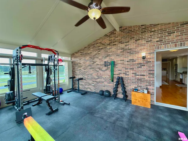 $405,000 | 842 Highway 14, Carmi, IL 62821