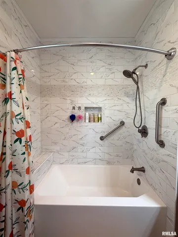 $405,000 | 842 Highway 14, Carmi, IL 62821