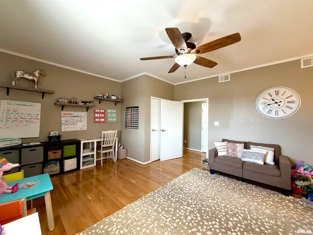 $405,000 | 842 Highway 14, Carmi, IL 62821