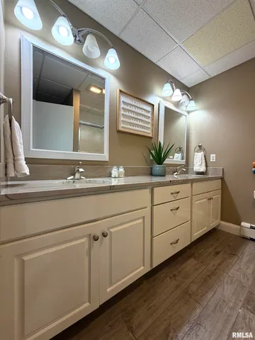 $405,000 | 842 Highway 14, Carmi, IL 62821