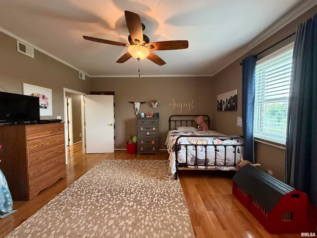 $405,000 | 842 Highway 14, Carmi, IL 62821