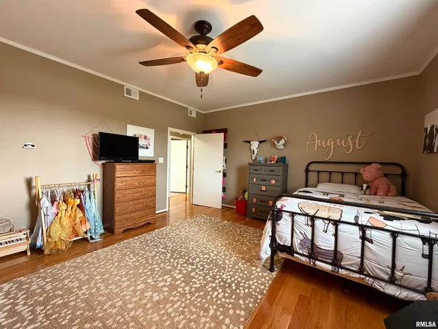 $405,000 | 842 Highway 14, Carmi, IL 62821