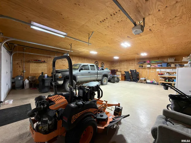 $405,000 | 842 Highway 14, Carmi, IL 62821