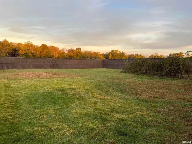 $405,000 | 842 Highway 14, Carmi, IL 62821