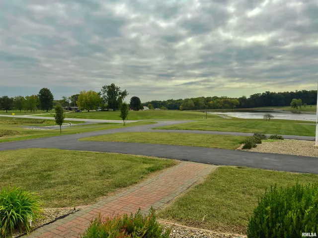 $405,000 | 842 Highway 14, Carmi, IL 62821