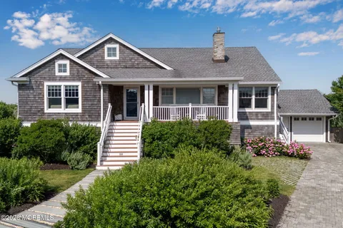 $6,200,000 | 564 Lake Avenue, Bay Head, NJ 08742