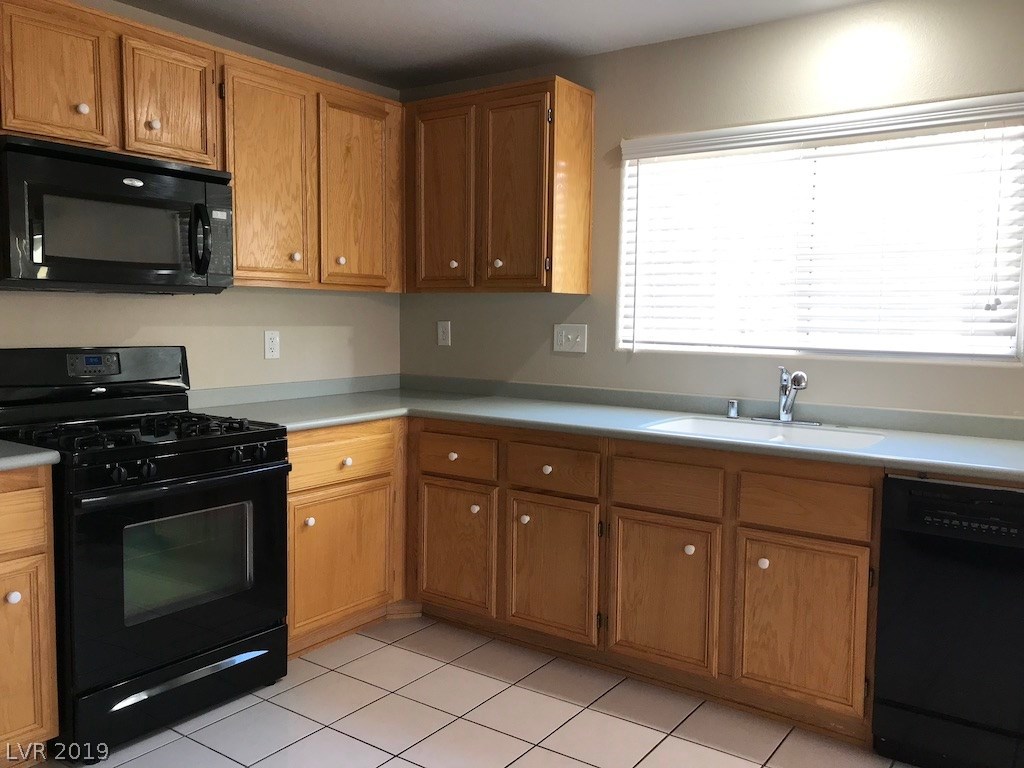 1165 Paradise Home Road Henderson, NV 89002 - Photo 9 of 30