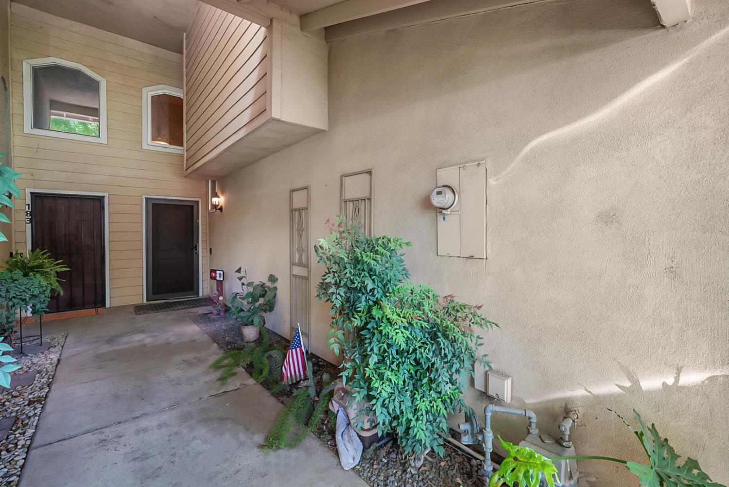 185 Tiffany Circle Ripon, CA 95366 - Photo 3 of 20