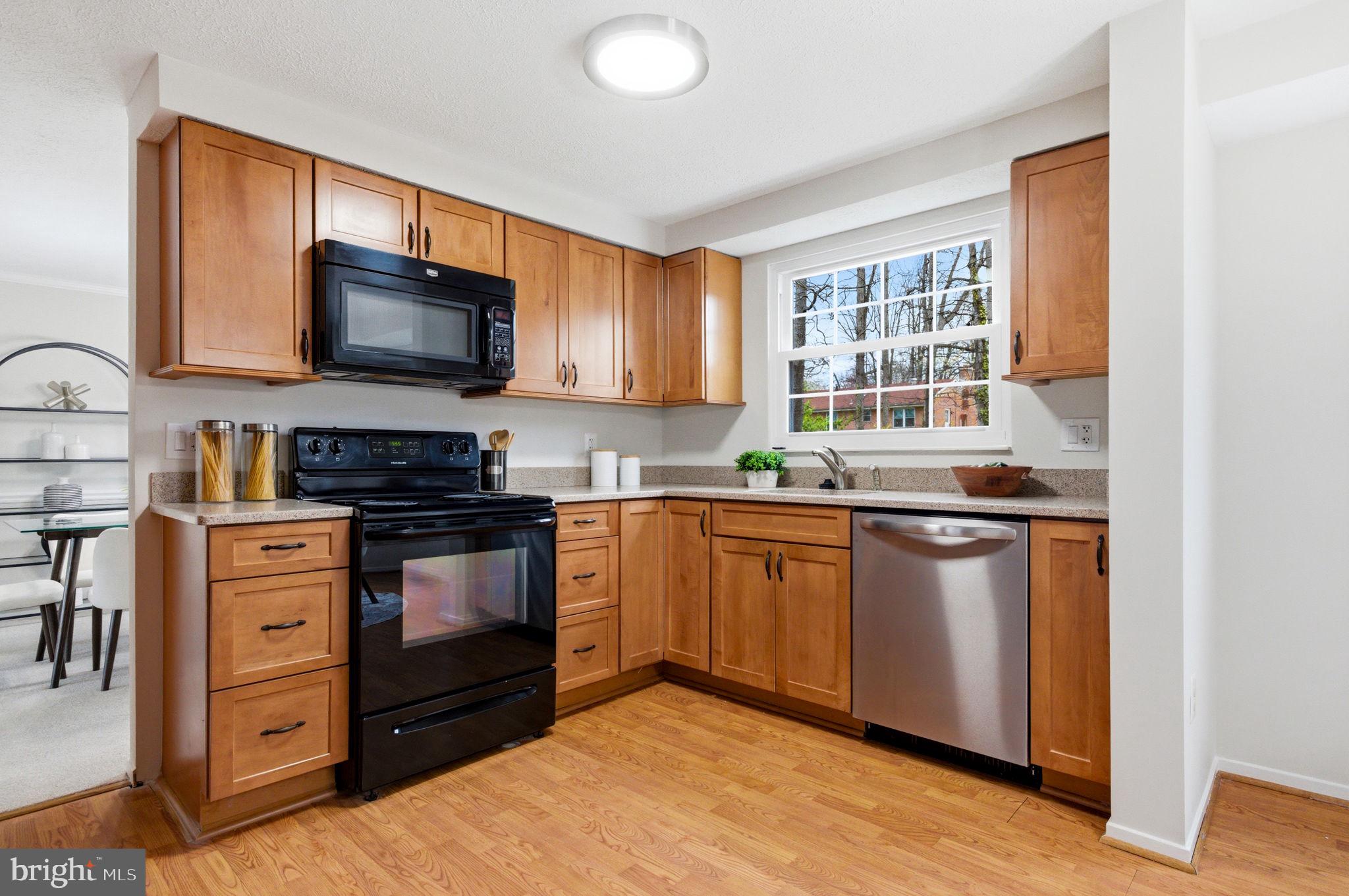 5755 Heming Avenue Springfield, VA 22151 - Photo 18 of 70 Kitchen (Not pictured- new SS range & microwave)