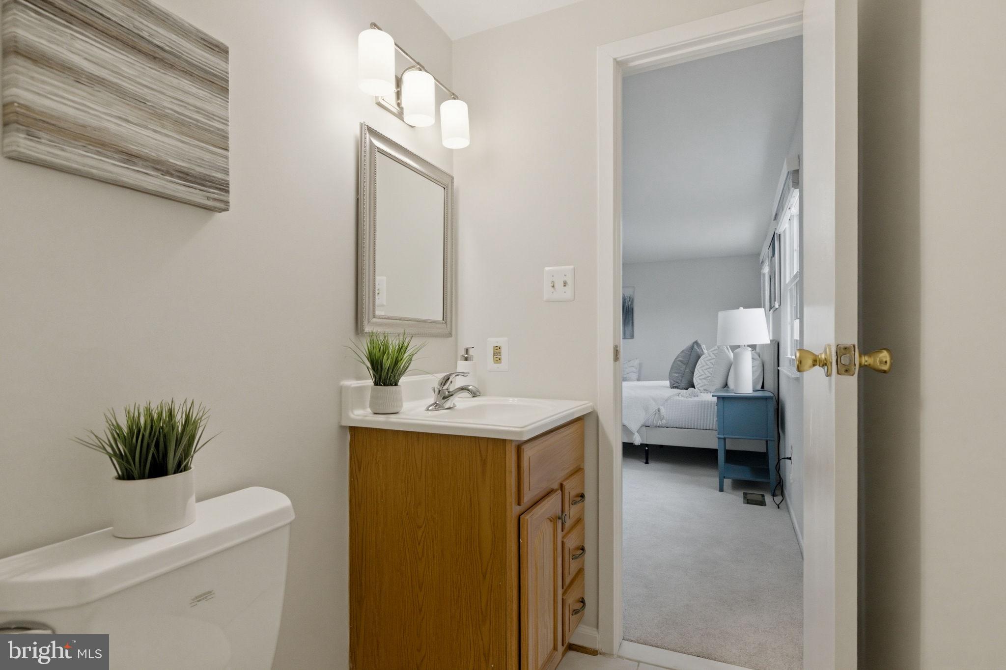 5755 Heming Avenue Springfield, VA 22151 - Photo 39 of 70 Primary Bathroom