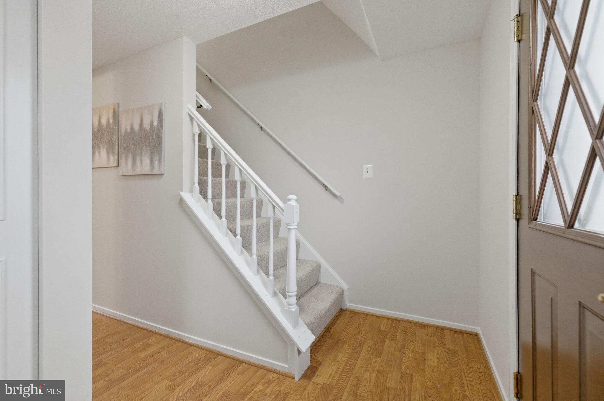 5755 Heming Avenue Springfield, VA 22151 - Photo 5 of 70 Foyer