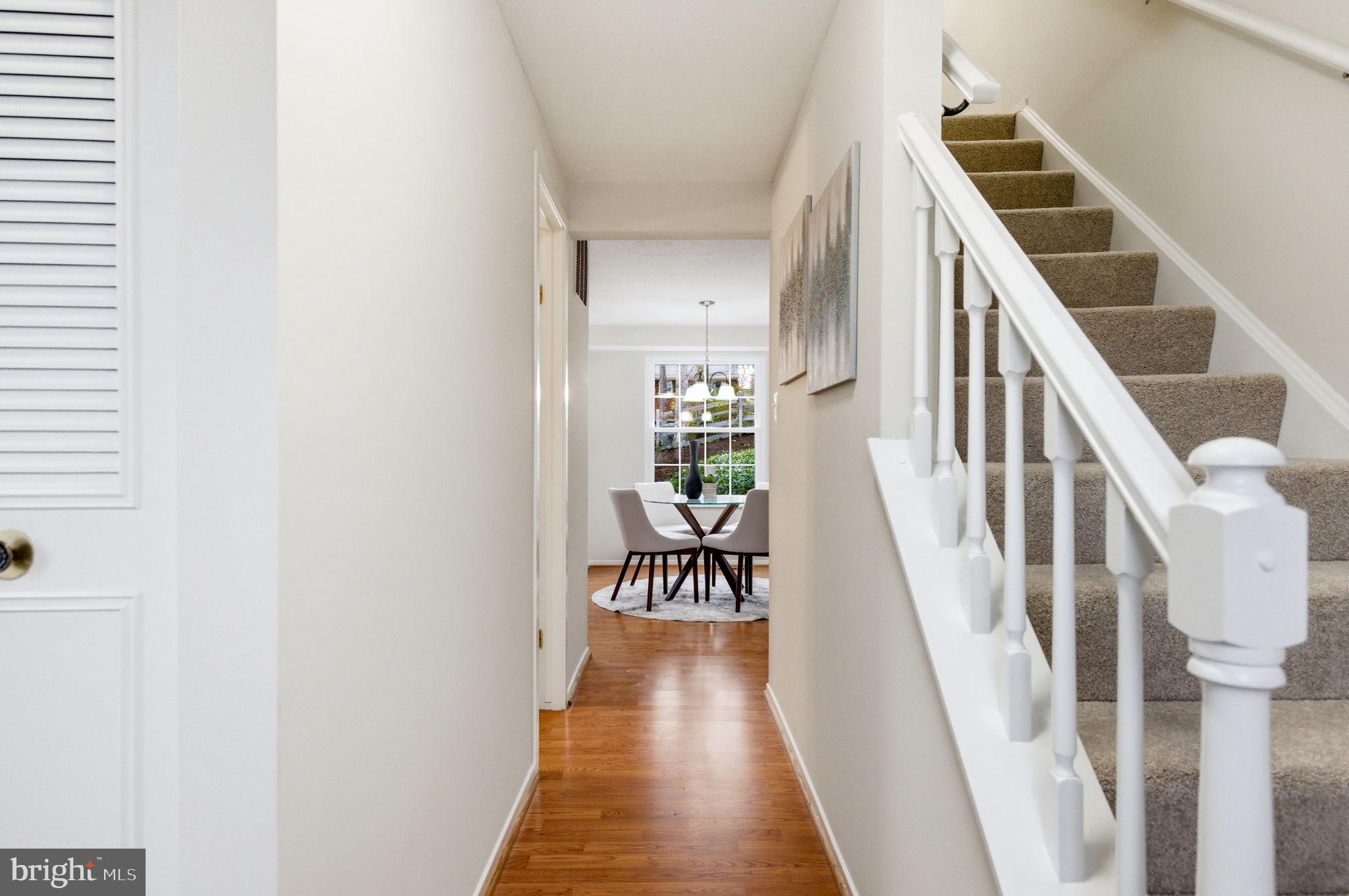 5755 Heming Avenue Springfield, VA 22151 - Photo 9 of 70 Foyer
