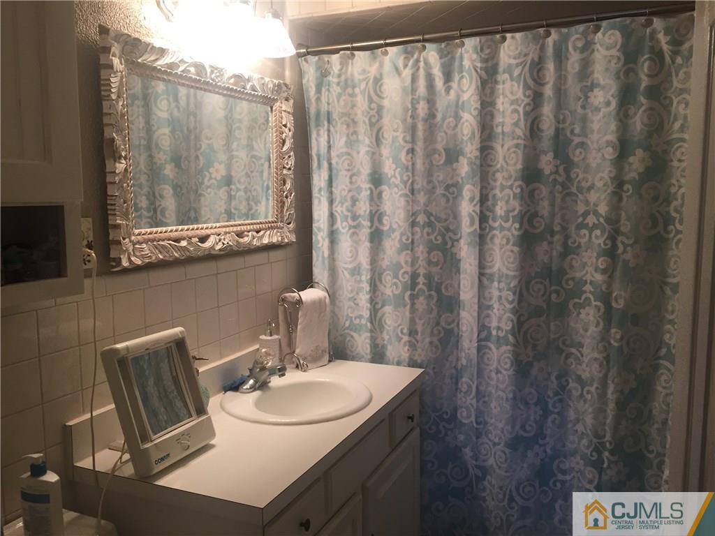 7 Concord Road Iselin, NJ 08830 - Photo 11 of 24 Gallery Image 11