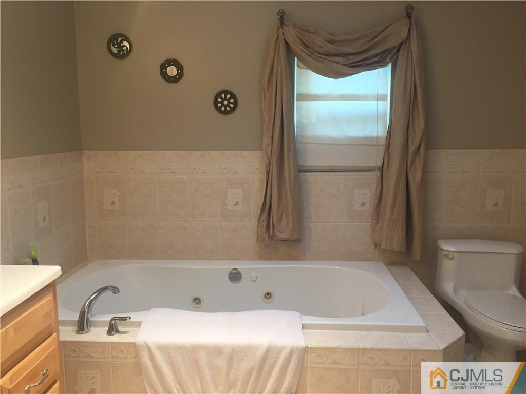 7 Concord Road Iselin, NJ 08830 - Photo 17 of 24 Gallery Image 17