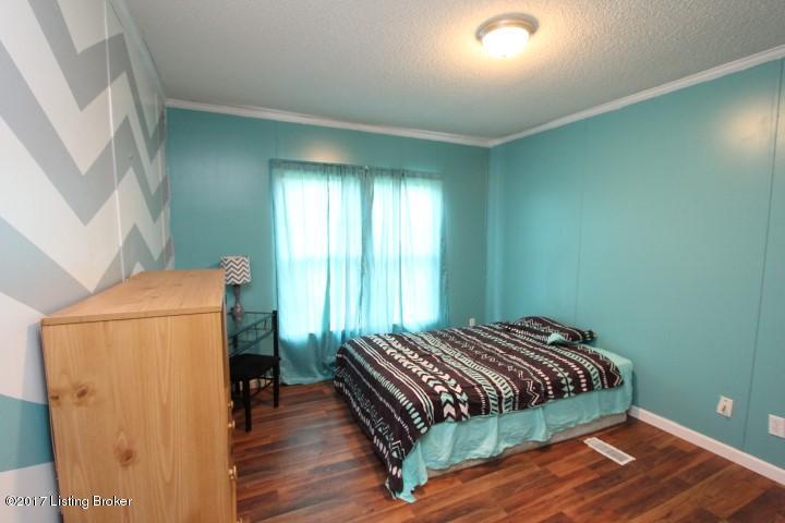 1044 Lanes Mill Road Lawrenceburg, KY 40342 - Photo 18 of 28 Bedroom 3 (2)
