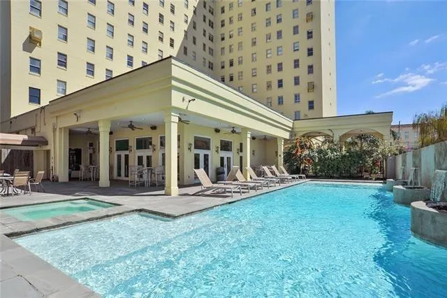 $1,200 | 1205 St Charles Avenue, Unit 1002, New Orleans, LA 70130
