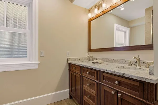 $7,500 | 115 Court Street, Portsmouth, NH 03801