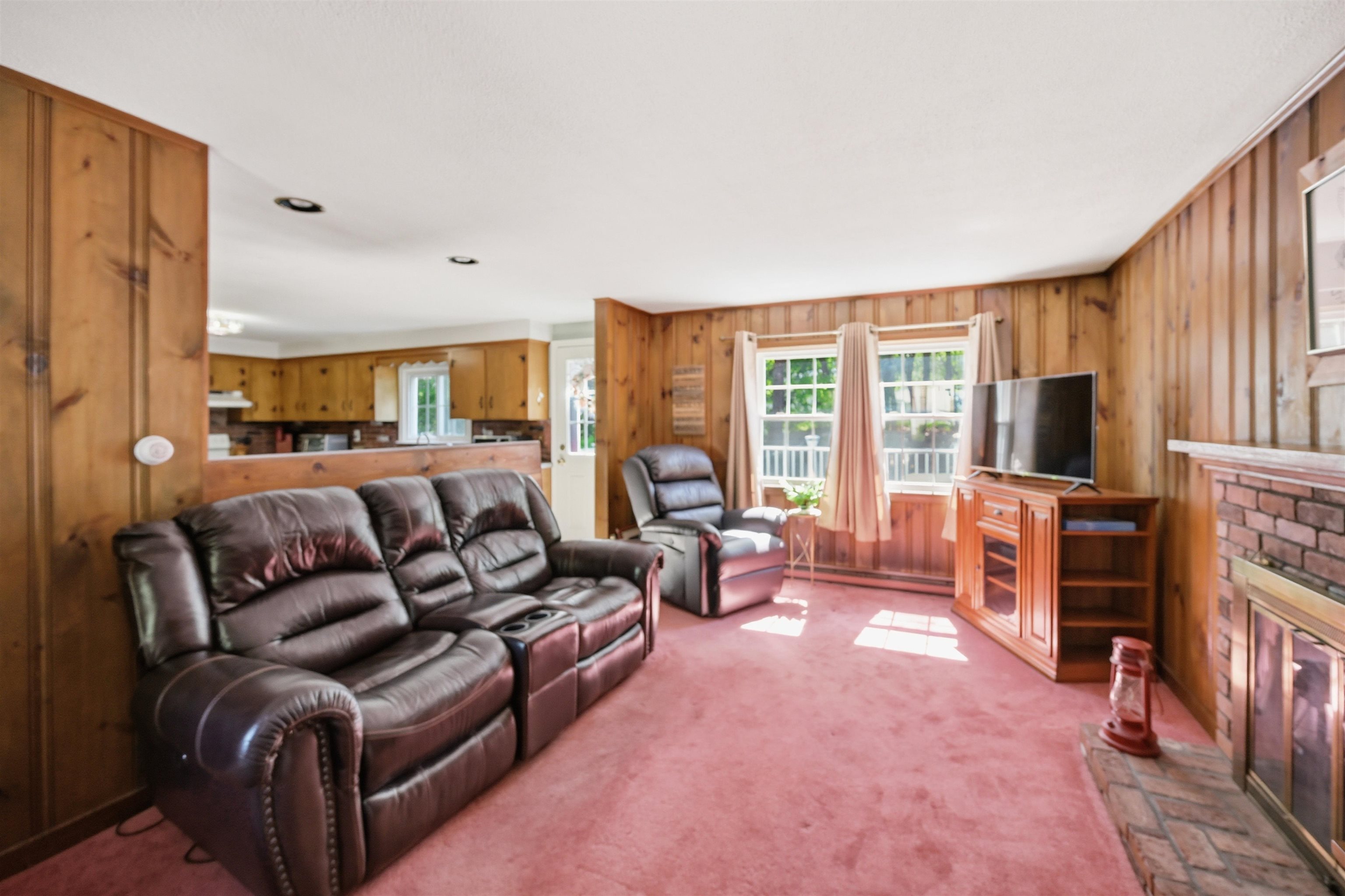 23 Rustic Lane Plaistow, NH 03865 - Photo 5 of 50