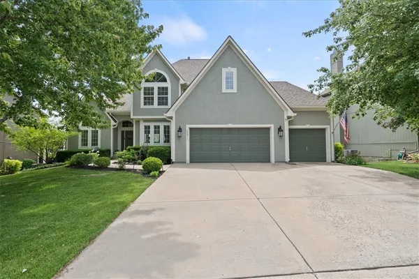 $649,900 | 20811 West 100th Street, Lenexa, KS 66220