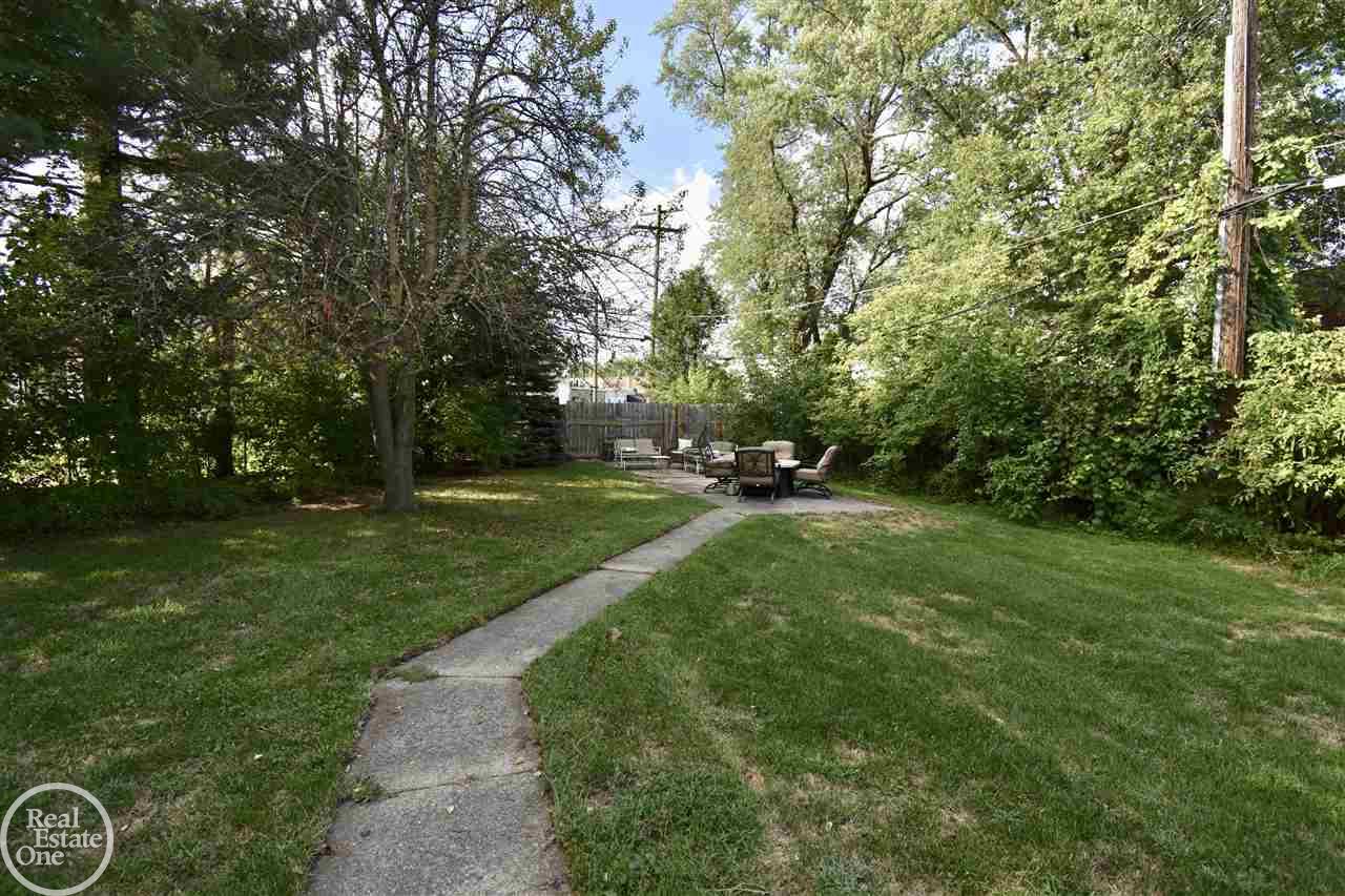 488 Fisher Road Grosse Pointe Farms, MI 48230 - Photo 39 of 40