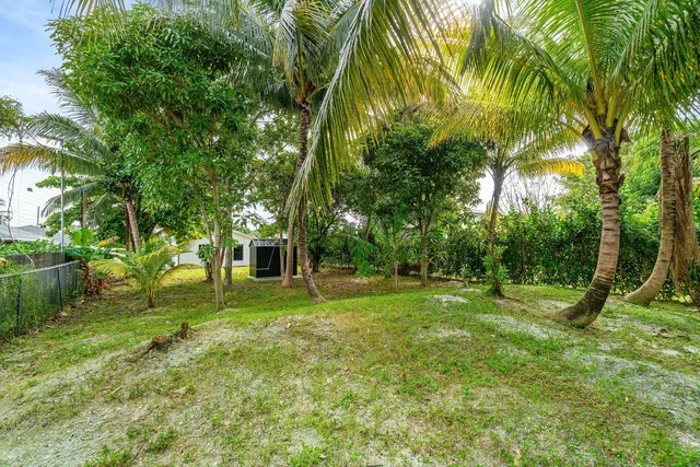 $895,000 | 608 Southeast 2nd Avenue, Delray Beach, FL 33483