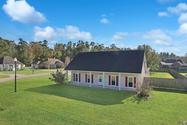 $273,000 | 8178 Acadiana Avenue, Denham Springs, LA 70706
