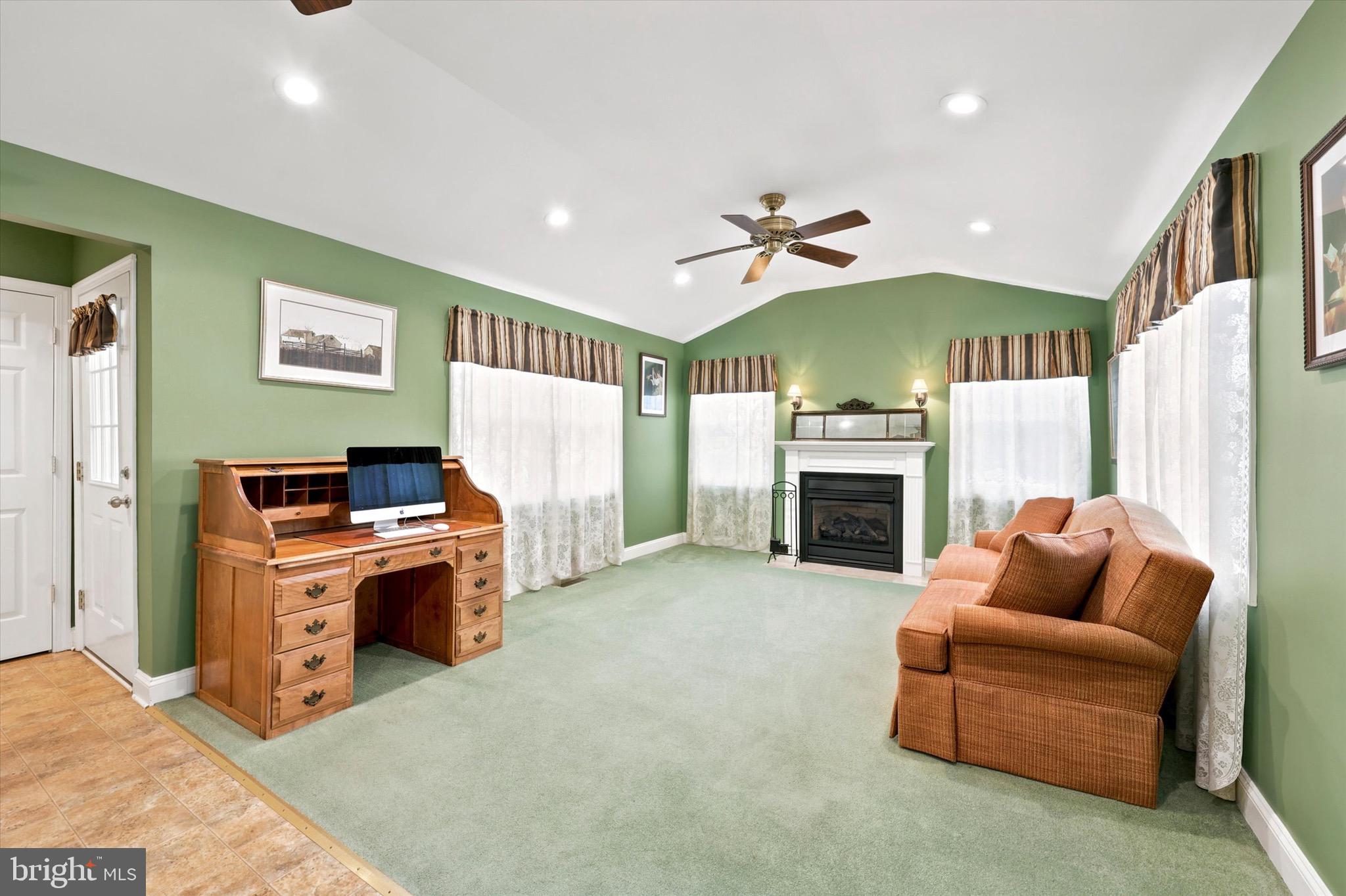 103 Wellington Road Aston, PA 19014 - Photo 3 of 24