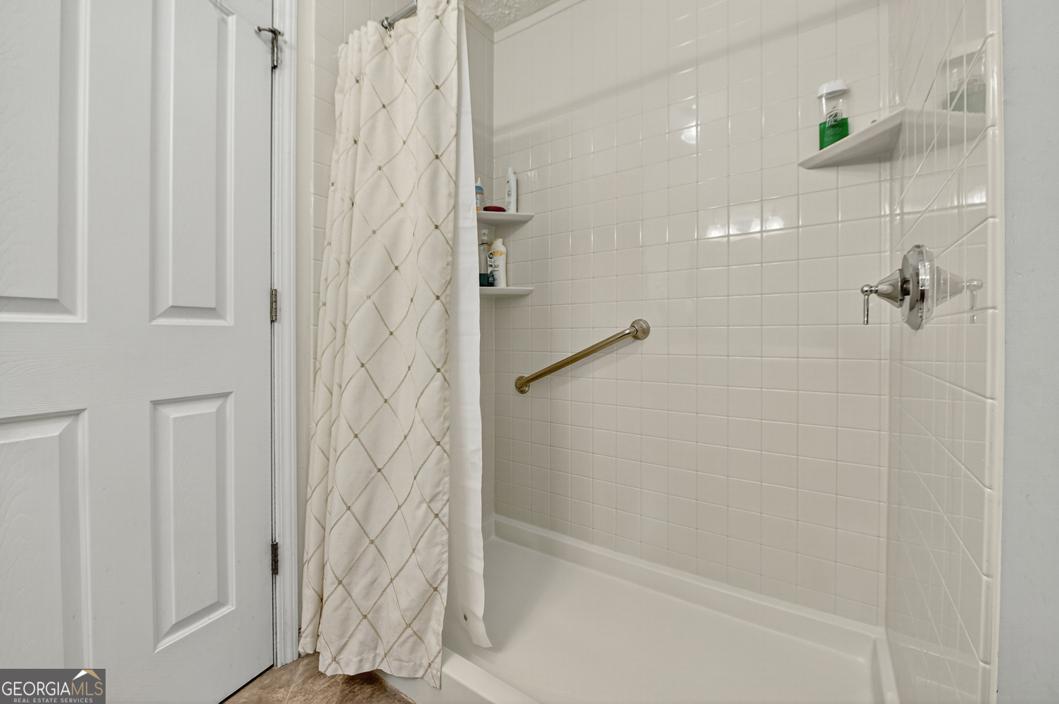 122 D D J Lane Ellijay, GA 30540 - Photo 37 of 51 a bathroom with a shower