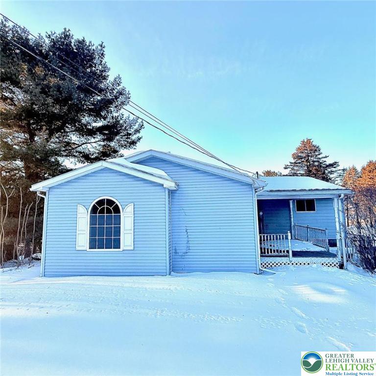 616 Almond Road Walnutport, PA 18088 - Photo 3 of 25