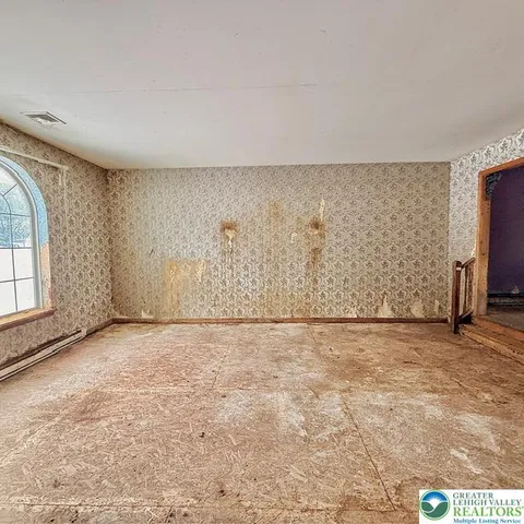 $199,900 | 616 Almond Road, Walnutport, PA 18088