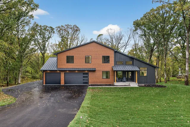 $1,250,000 | 11526 54th Street Southeast, Clear Lake, MN 55319