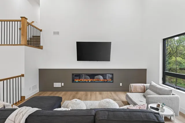 $1,250,000 | 11526 54th Street Southeast, Clear Lake, MN 55319