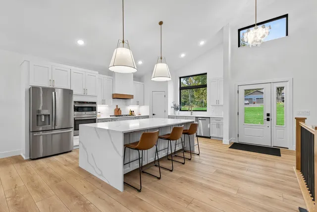 $1,250,000 | 11526 54th Street Southeast, Clear Lake, MN 55319