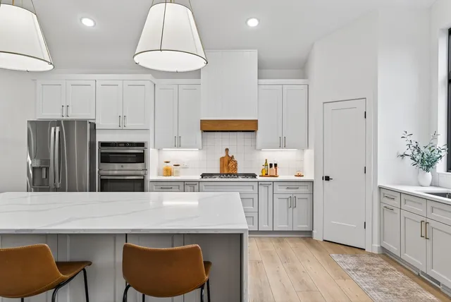 $1,250,000 | 11526 54th Street Southeast, Clear Lake, MN 55319