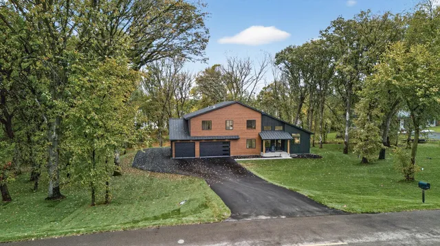 $1,250,000 | 11526 54th Street Southeast, Clear Lake, MN 55319