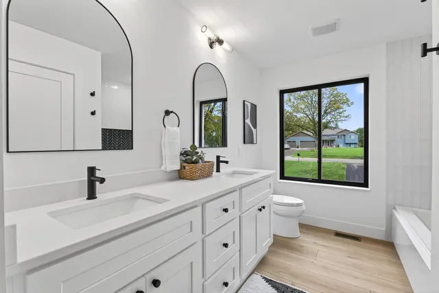 $1,250,000 | 11526 54th Street Southeast, Clear Lake, MN 55319